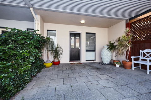 Fremantle Townhouse Unit 6 - Yarra Valley Accommodation 11