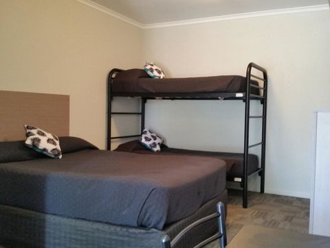 Mandurah Foreshore Motel - Yarra Valley Accommodation 11