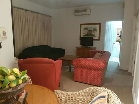 Two Sisters Chalets - Yarra Valley Accommodation 12