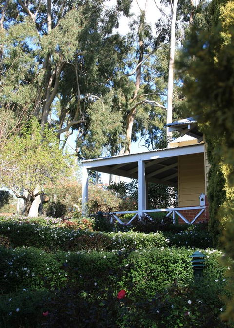 Two Sisters Chalets - Yarra Valley Accommodation 23