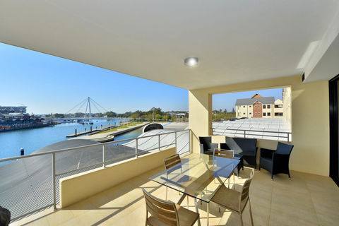 Dolphin Quay Apartments - Yarra Valley Accommodation 9