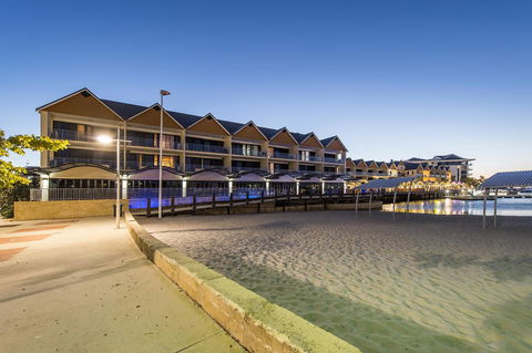 Dolphin Quay Apartments - Yarra Valley Accommodation 0