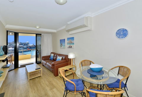 Dolphin Quay Apartments - Yarra Valley Accommodation 12