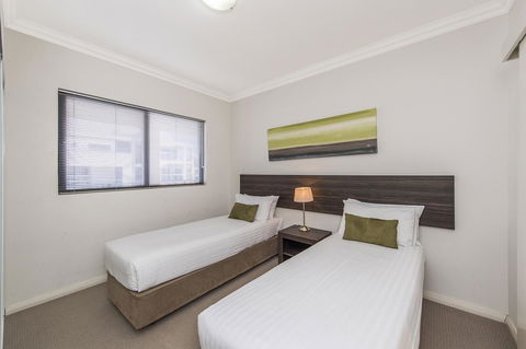 Dolphin Quay Apartments - Yarra Valley Accommodation 39