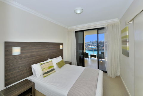 Dolphin Quay Apartments - Yarra Valley Accommodation 1