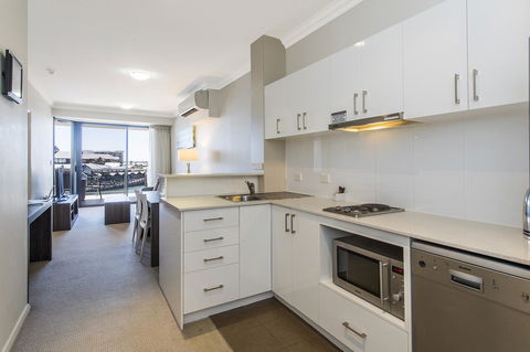 Dolphin Quay Apartments - Yarra Valley Accommodation 35