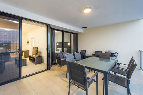 Dolphin Quay Apartments - Yarra Valley Accommodation 37