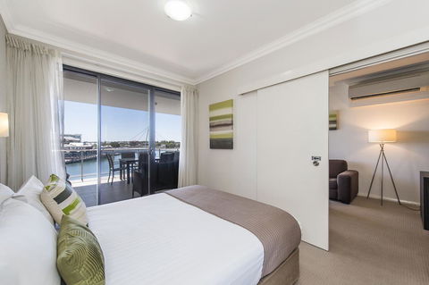 Dolphin Quay Apartments - Yarra Valley Accommodation 28