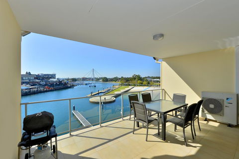 Dolphin Quay Apartments - Yarra Valley Accommodation 5