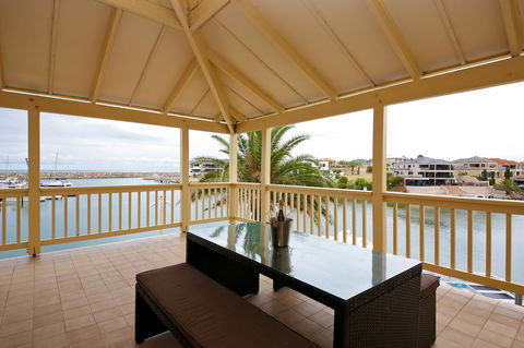 The Marina Hotel - Mindarie - Yarra Valley Accommodation 7