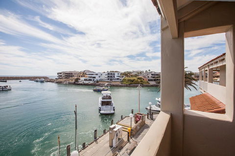 The Marina Hotel - Mindarie - Yarra Valley Accommodation 2