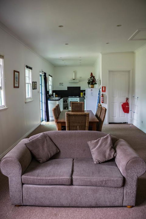 Giants Table And Cottages - Yarra Valley Accommodation 5