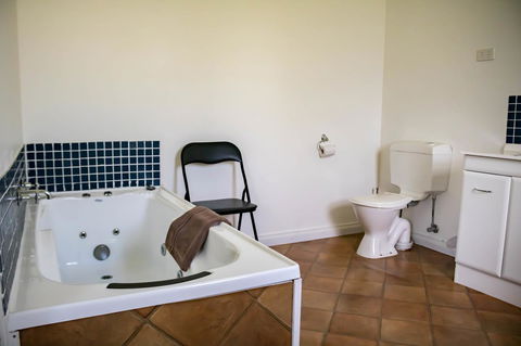 Giants Table And Cottages - Yarra Valley Accommodation 8