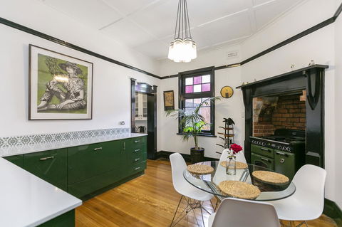 Insomnia On Elizabeth - Yarra Valley Accommodation 0
