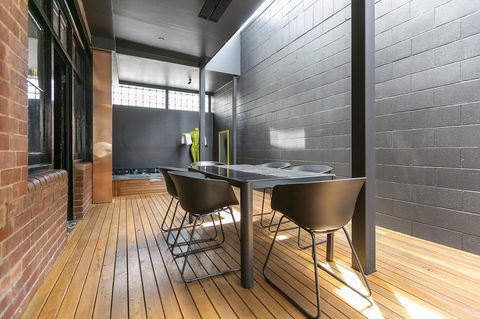 Insomnia On Elizabeth - Yarra Valley Accommodation 24
