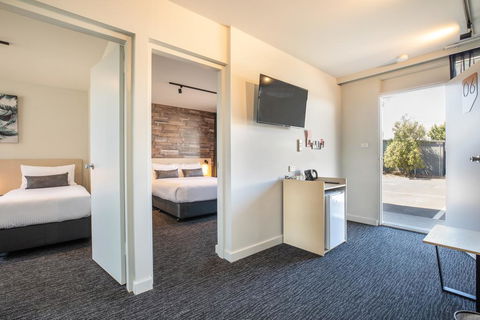 Nightcap At Westside Hotel - Yarra Valley Accommodation 3