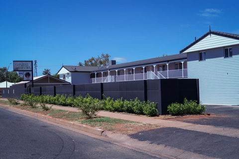Oasis Motel - Yarra Valley Accommodation 2