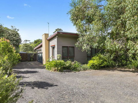 OCEANS 12 - ANGLESEA - Yarra Valley Accommodation 0