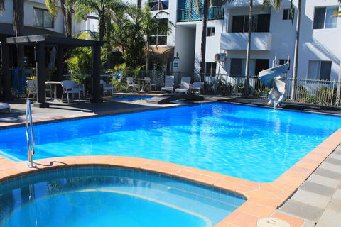 Oceanside Hawks Nest - Yarra Valley Accommodation 0