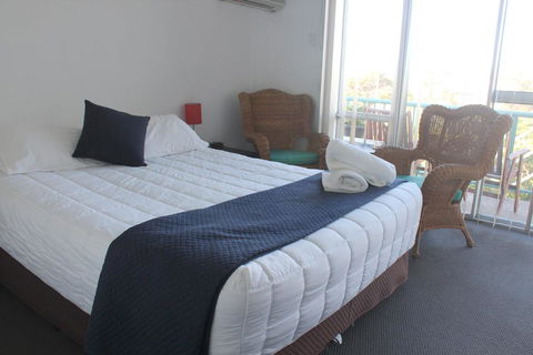 Oceanside Hawks Nest - Yarra Valley Accommodation 3
