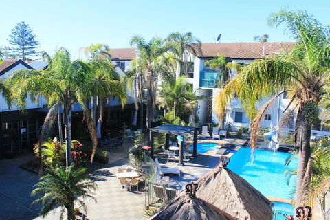 Oceanside Hawks Nest - Yarra Valley Accommodation 1