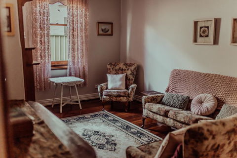 Railway Cottage - Yarra Valley Accommodation 2