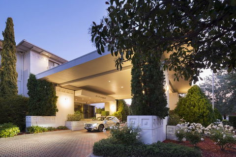 Ramada Diplomat Canberra - Yarra Valley Accommodation 0