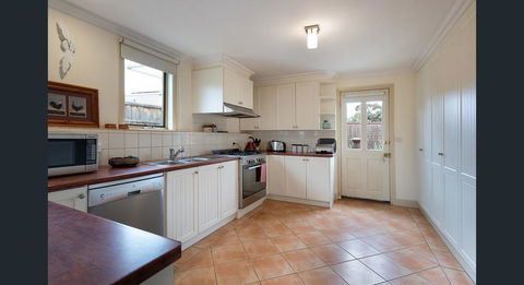 Roalies Farm House - Yarra Valley Accommodation 3