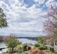 Scenic Illawong Riverside Getaway 1bed1bath Unit - Yarra Valley Accommodation