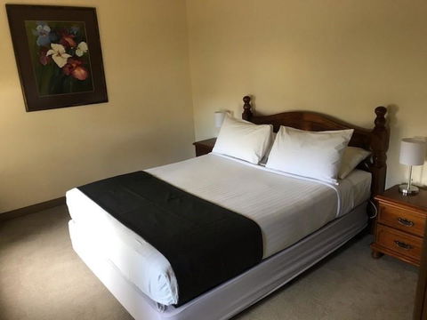 Seacombe House Motor Inn Port Fairy - Yarra Valley Accommodation 1