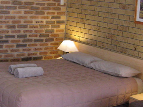 Settlers Motor Inn - Yarra Valley Accommodation 2