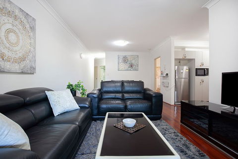 Spacious Family Apartment Close To Olympic Park - Yarra Valley Accommodation 1