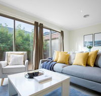 Spacious Lovely 5Beds homePoint Cook - Yarra Valley Accommodation
