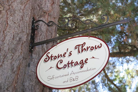 Stone's Throw Cottage Bed And Breakfast - Yarra Valley Accommodation 1