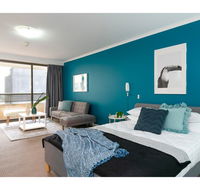 Striking and super convenient studio with balcony - Yarra Valley Accommodation