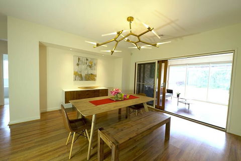 Stylish Luxe House For Big Group Near Shopping Center - Yarra Valley Accommodation 3