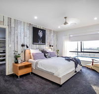 Sunset Penthouse Couples Retreat close to Airlie Beach Champagne on arrival - Yarra Valley Accommodation