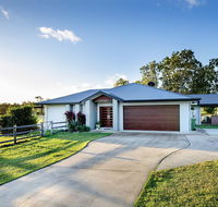 Sunset Retreat Airlie Beach Rural Getaway - Yarra Valley Accommodation