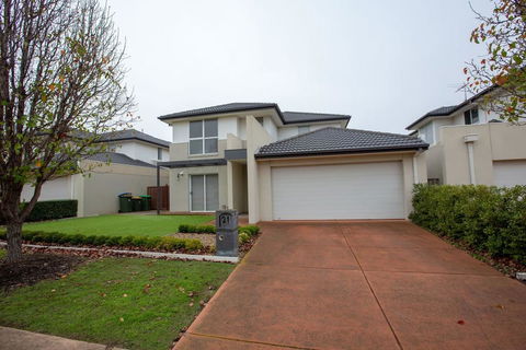 Superb Luxe 5BR House@Point Cook Near Lake - Yarra Valley Accommodation 0