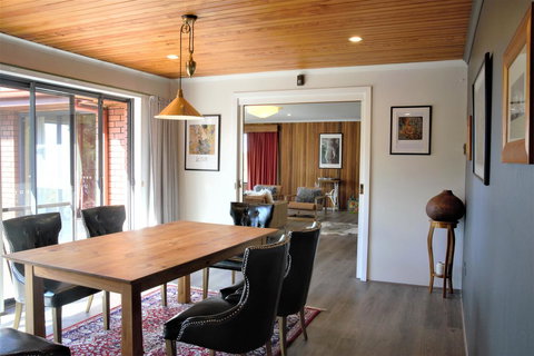 The Hobart Entrance - Yarra Valley Accommodation 0