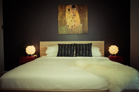 The Hobart Entrance - Yarra Valley Accommodation 1