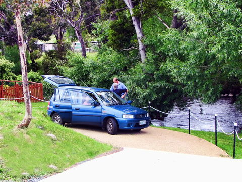 Platypus Playground Riverside Cottage - Yarra Valley Accommodation 12