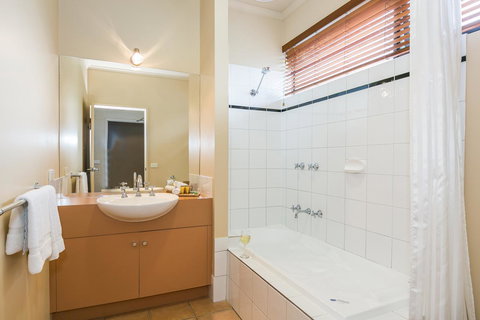 Lorne Surf Apartments - Yarra Valley Accommodation 25
