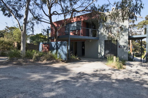 Lorne Surf Apartments - Yarra Valley Accommodation 8