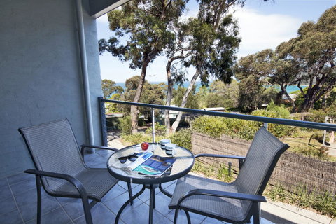 Lorne Surf Apartments - Yarra Valley Accommodation 2