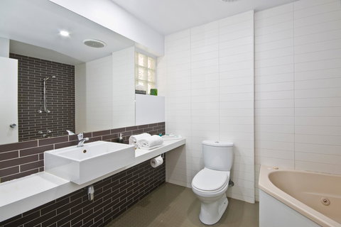 Lorne Bay View Motel - Yarra Valley Accommodation 30