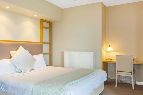 Deep Blue Hotel & Hot Springs - Yarra Valley Accommodation 36