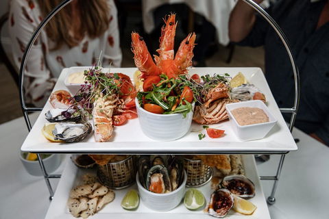 Deep Blue Hotel & Hot Springs - Yarra Valley Accommodation 1