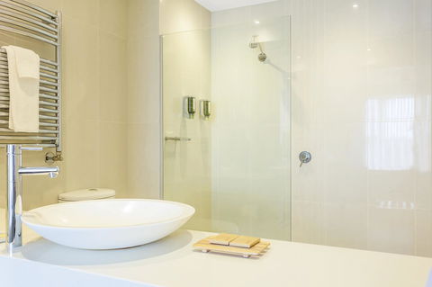 Deep Blue Hotel & Hot Springs - Yarra Valley Accommodation 10