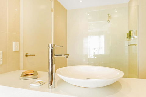 Deep Blue Hotel & Hot Springs - Yarra Valley Accommodation 21